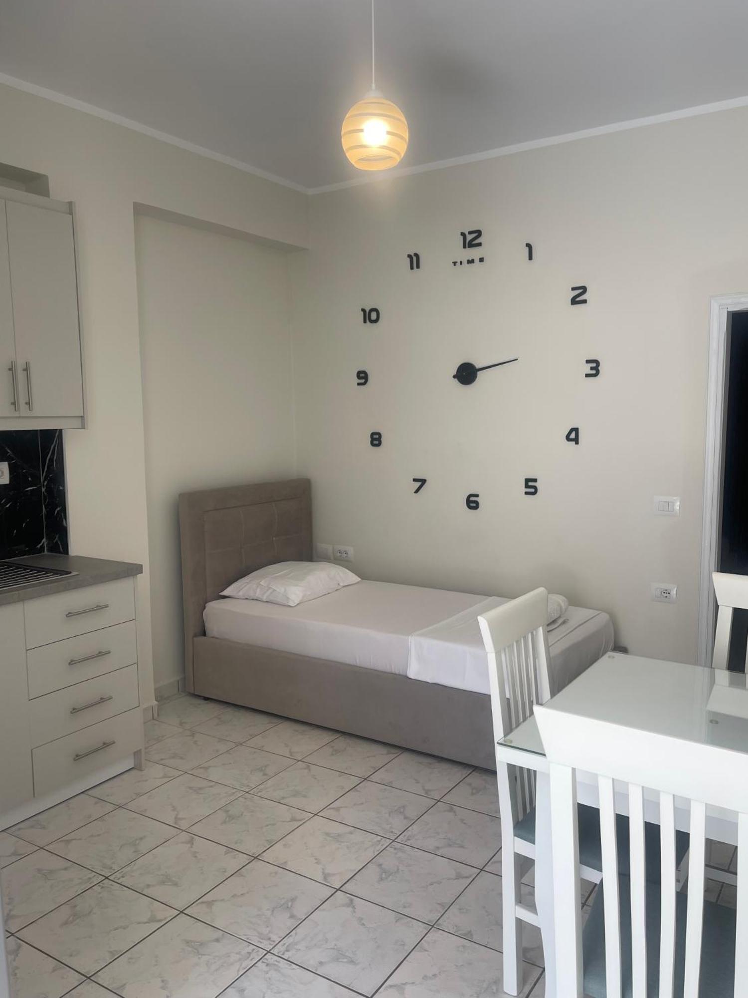 Sunflower Apartments Sarande Exterior photo